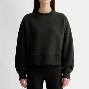 Everlane, black cropped sweatshirt size extra small